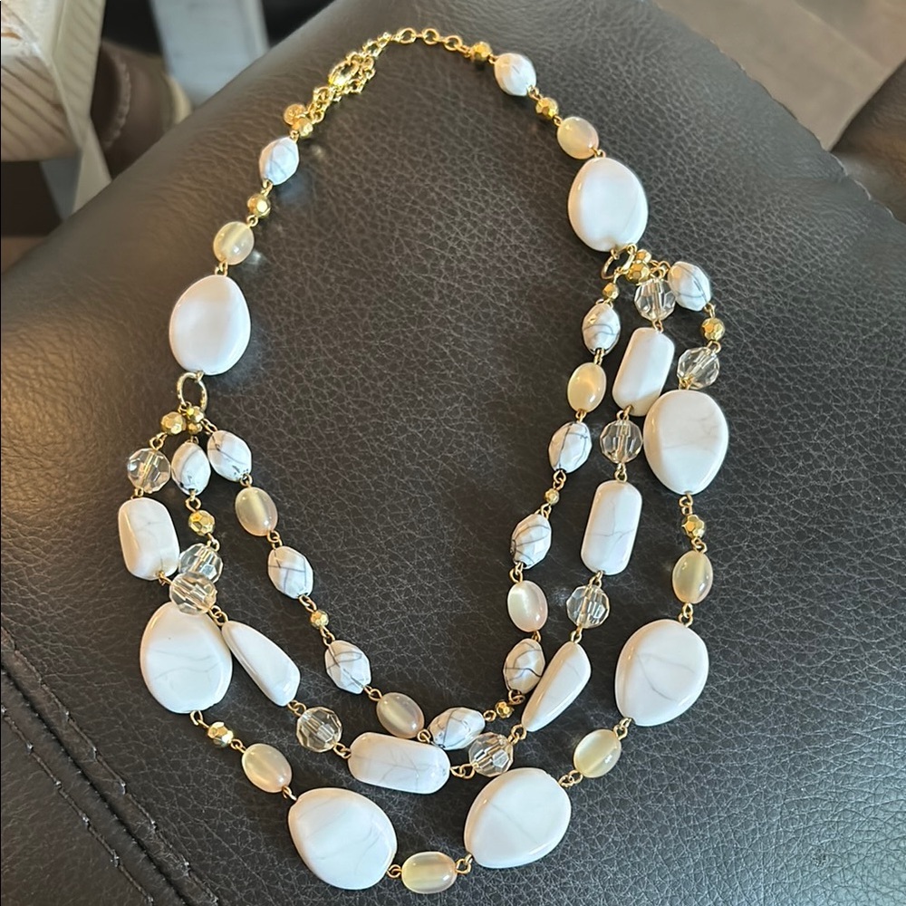 Elegant Robert Rose Gold and White Beaded Necklace